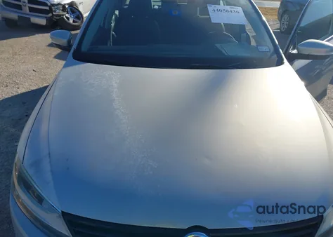 2011 Volkswagen Jetta 2.5L Se z USA, uszkodzony, nr VIN 3VWDX7AJ8BM392753